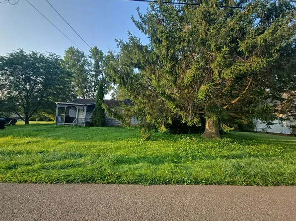 414 E Prairie St, Harrisville, PA 16038