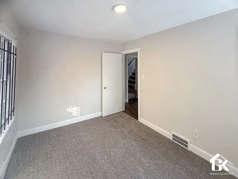 13581 Penrod St — Photo 11