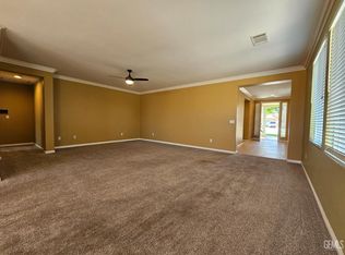 6107 Saint John Pl, Bakersfield, CA 93306