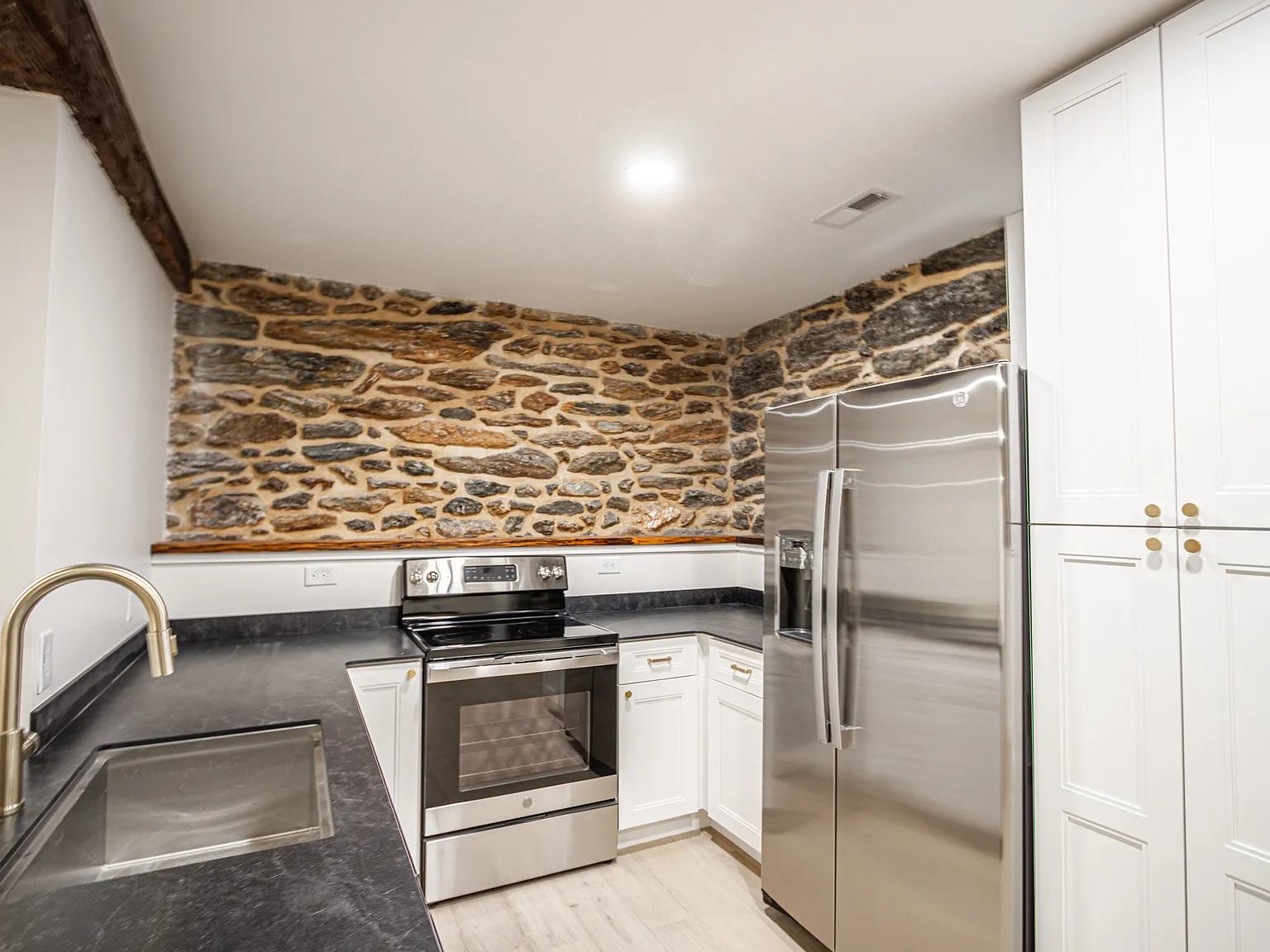 9 S Main — Photo 4