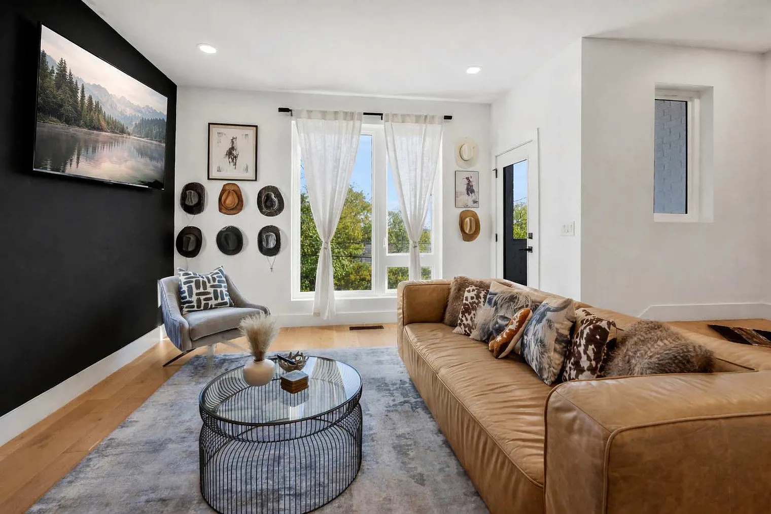 3 bed, 3.0 bath, 2077 sqft, $6,945 — Photo 1