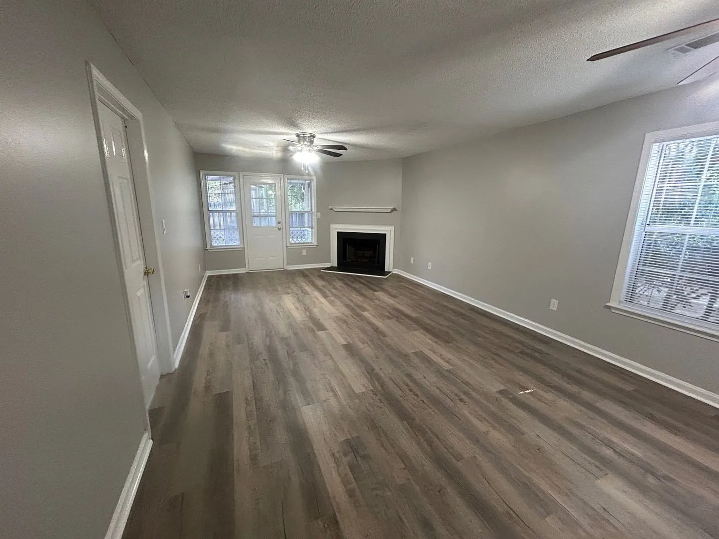 Updated Condo In Harbison Community — Photo 2