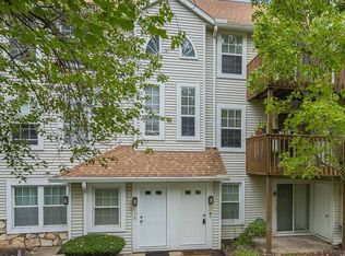 28100 Detroit Rd APT D4, Westlake, OH 44145