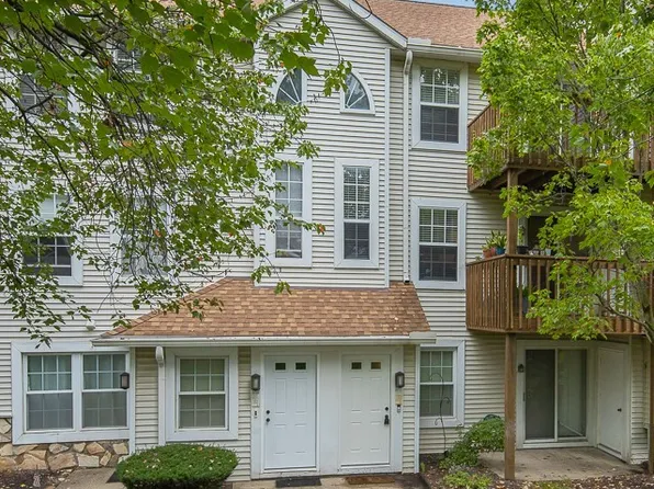 28100 Detroit Rd APT D4, Westlake, OH 44145