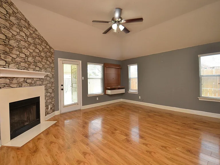 4510 Regal Dr — Photo 8