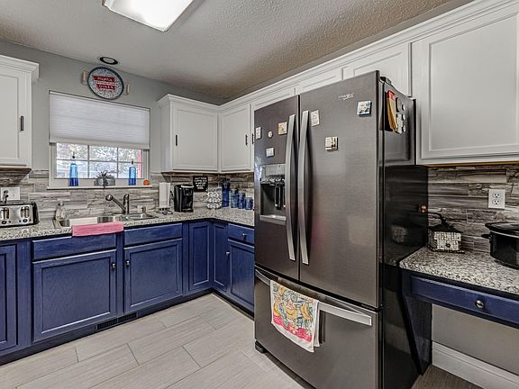 5th image of 104 Deer Park Cir