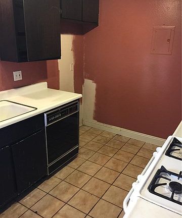 5th image of 1222 Cabrillo Park Dr APT B