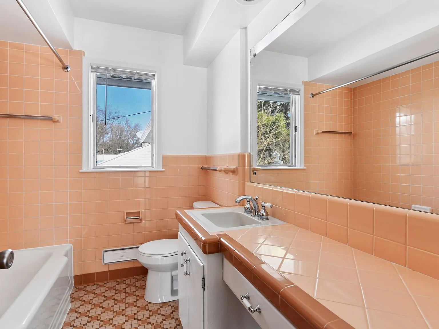 4 Bedroom Single Family Home — Photo 3
