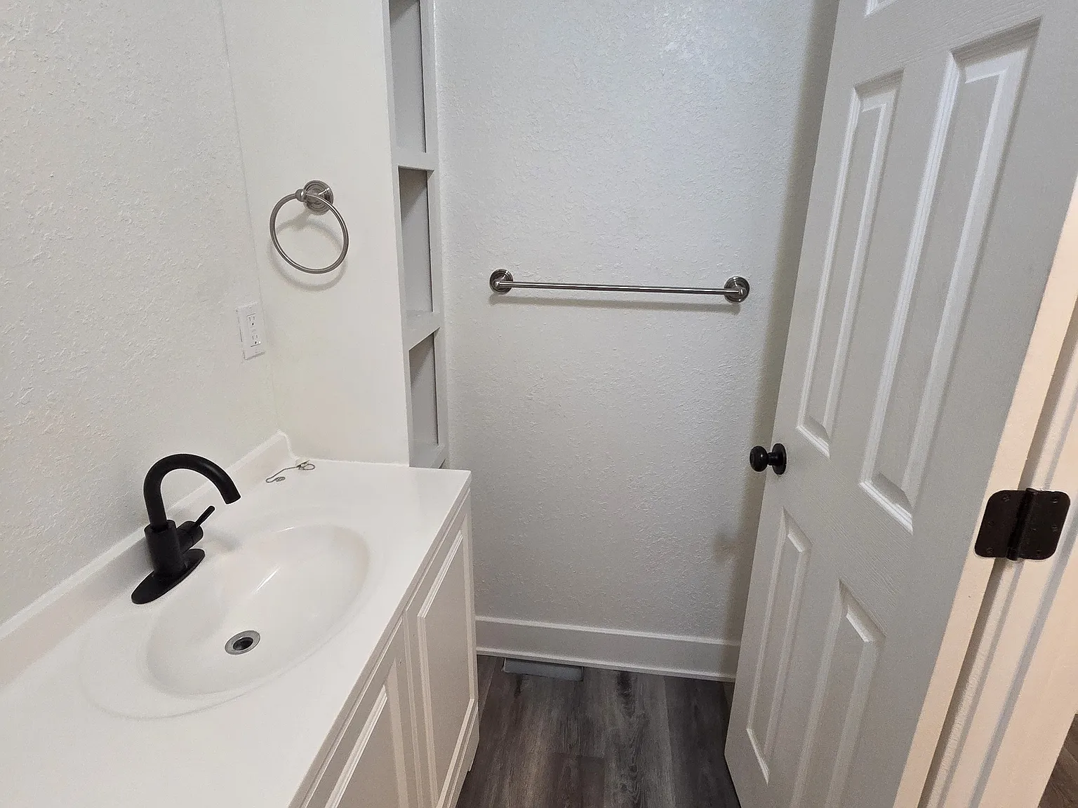 3 bed, 2.5 bath, 2000 sqft, $1,700 — Photo 3