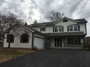 320 Oak Hill Ct, Antioch, IL