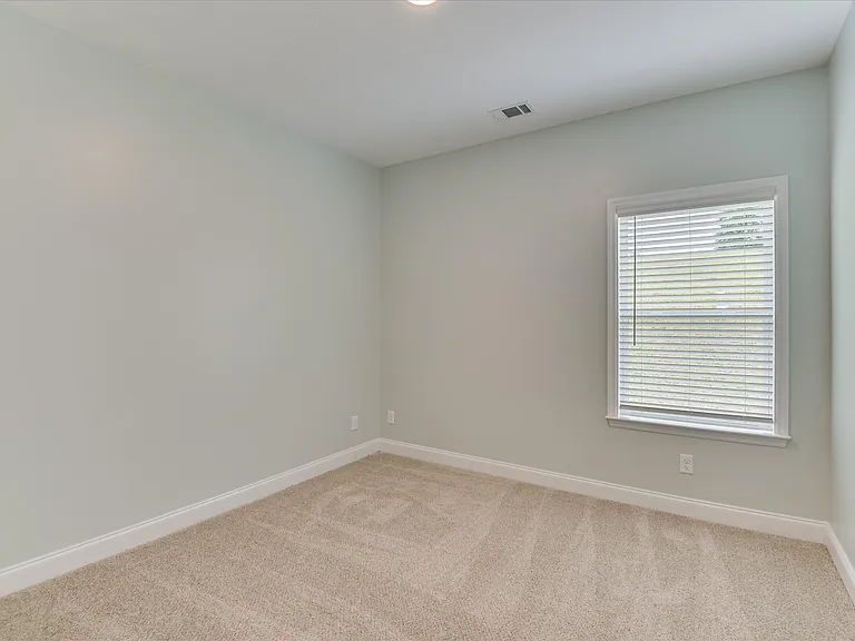 183 Williston Rd — Photo 34