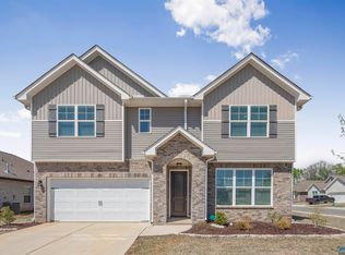 100 Pointe Haven Ct SW, Huntsville, AL 35824