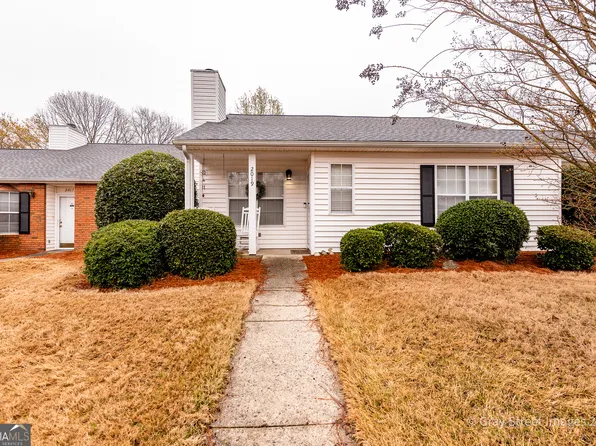 2019 Shields Rd #8, Dalton, GA 30720