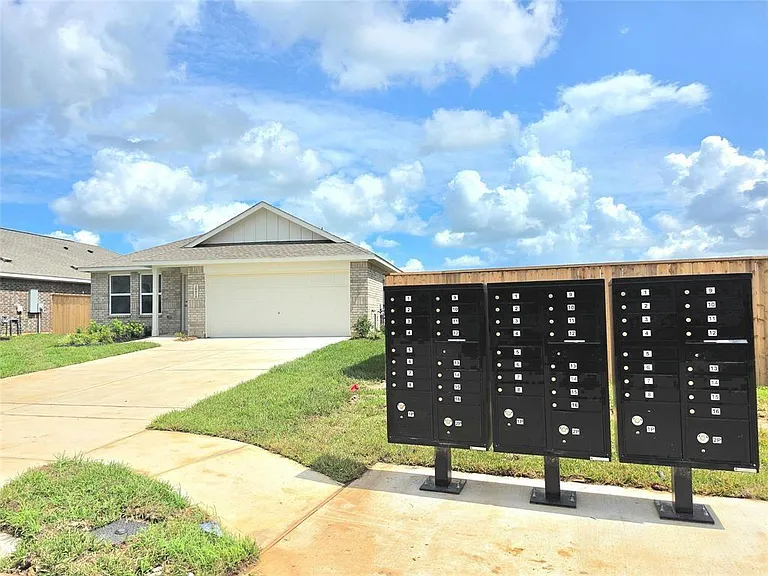 26818 Zebra Grass Dr — Photo 4