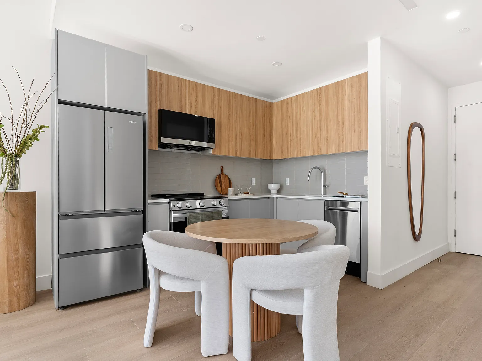 4-34 26th Avenue — Photo 3