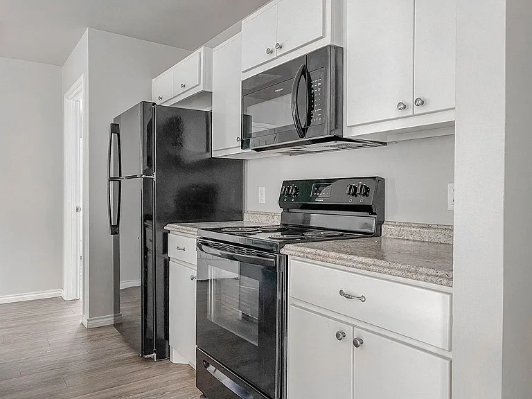 2406 Fir Ave — Photo 8