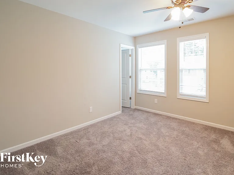 146 Clydesdale Cir — Photo 12