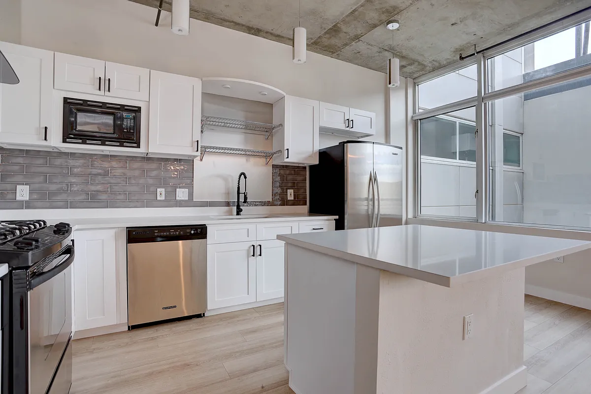 Building Photo - 1401 Wewatta St #903