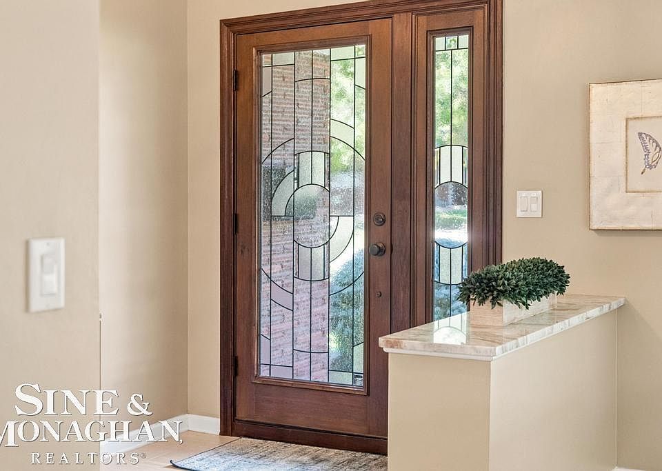 605 Hidden Ln, photo 3