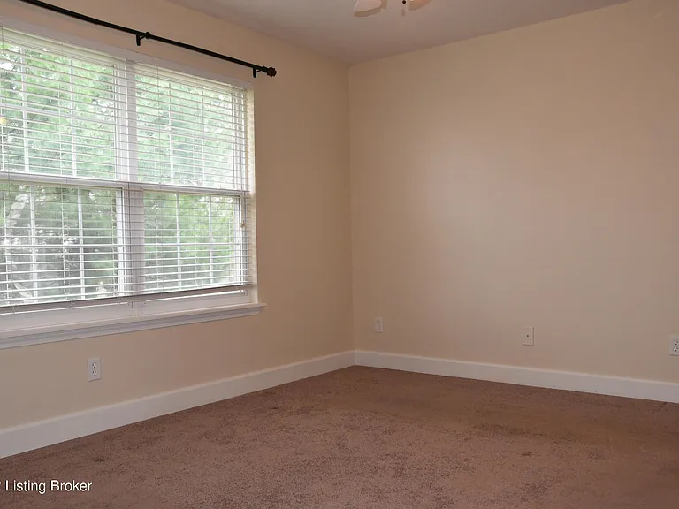 7217 Michael Benjamin Cir — Photo 9