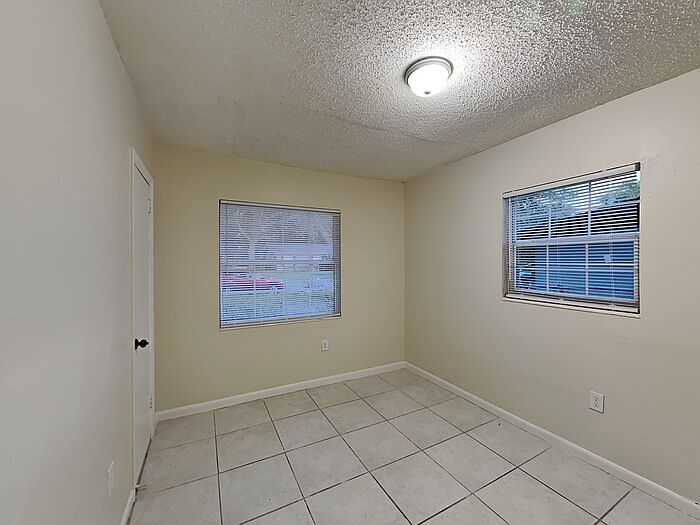 1st image of 2306 Fontainebleau Dr