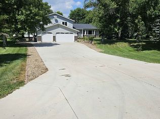 5736 Lariat Loop, Bismarck, ND 58503