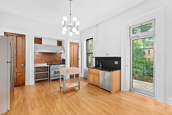 Rented by Compass | media 28