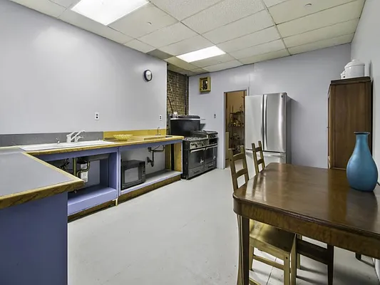 Sold by Sotheby's International Realty | media 23