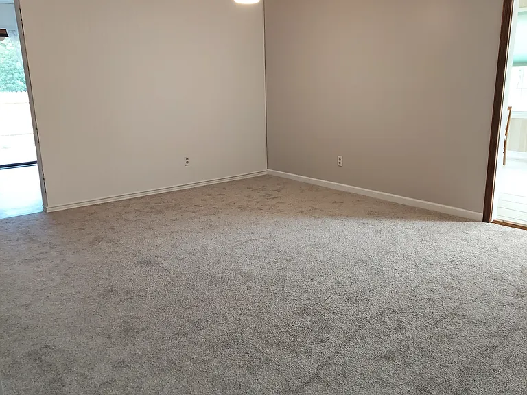 1335 Windamere Rd — Photo 5