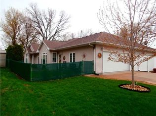 41 Grove St, Center Pt, IA 52214