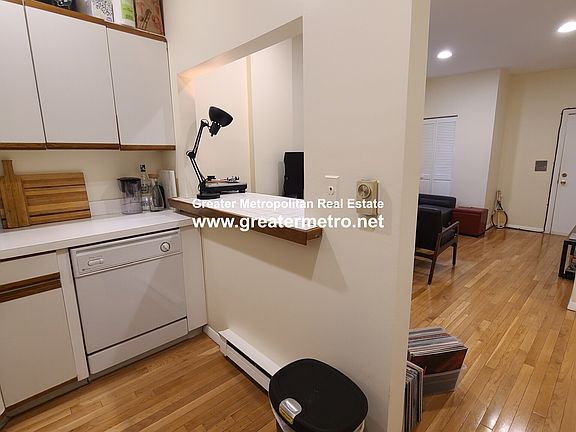 5th image of 16 Foster St APT 8