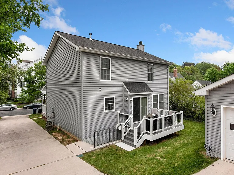 2427 Fort Dr — Photo 21