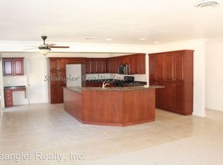 1450 Warmlands Ave, Vista, CA 92084