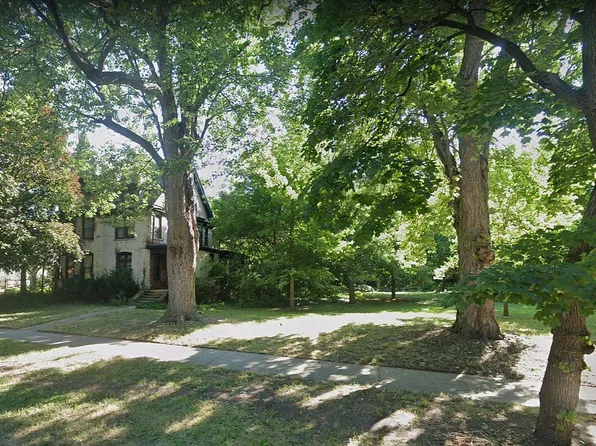 874 Iroquois St, Detroit, MI 48214