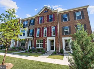 46079 Hall Rd, Sterling, VA 20166