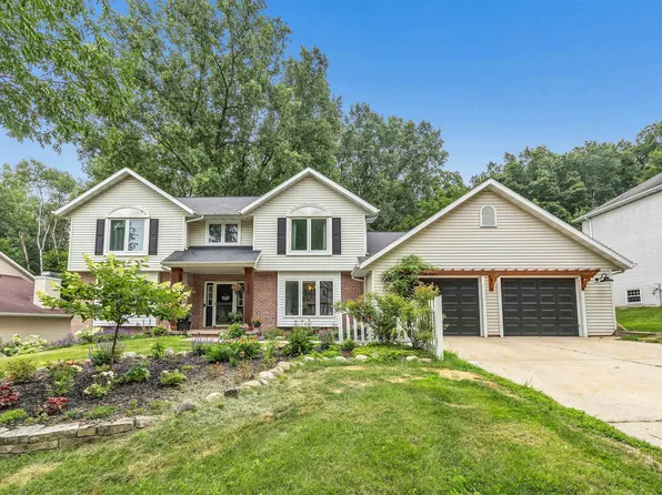 235 Windward Rd, Green Bay, WI 54302