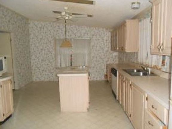 2nd image of 26820 Stardust Dr