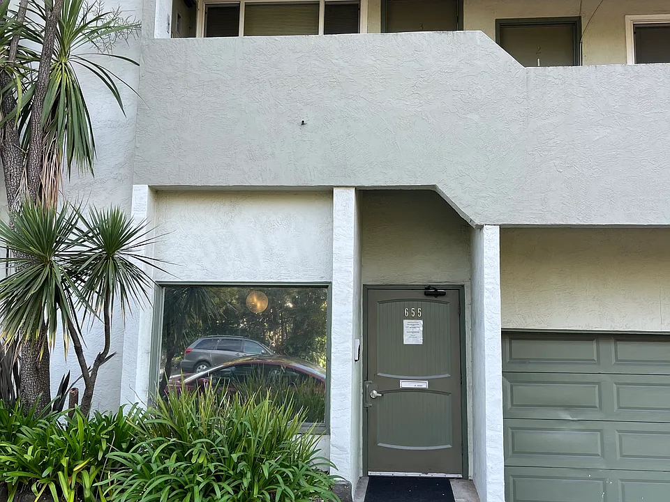 655 Macarthur Blvd #4