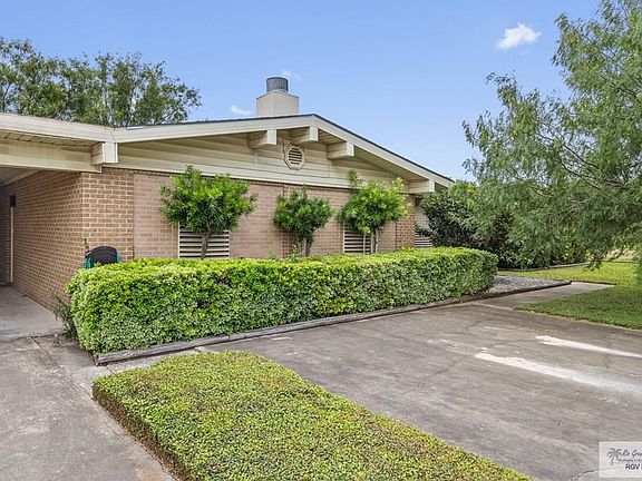 3rd image of 102 E Resaca Dr