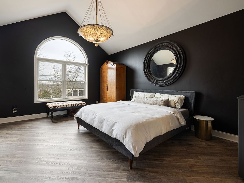 31st image of 442 Lakeview Cir