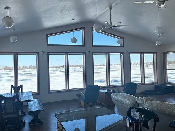 13476 446th Ave, Waubay, SD 57273