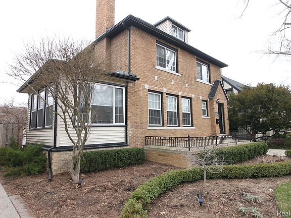 2nd image of 1383 Bishop Rd