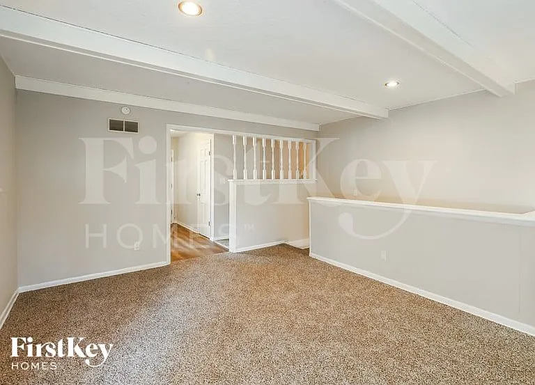 11404 E 62nd Ter — Photo 7