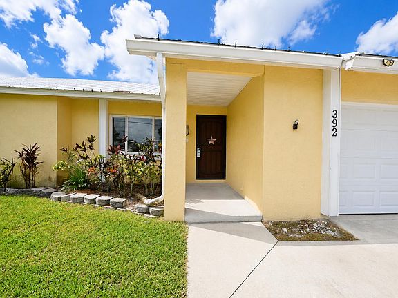 3rd image of 392 SE CROSSPOINT Drive