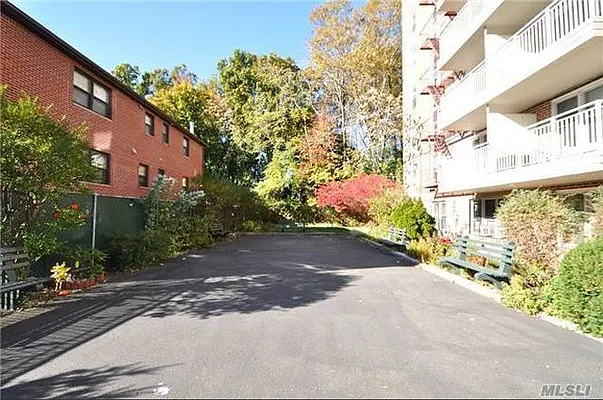 Sold by Winzone Realty Inc | media 2