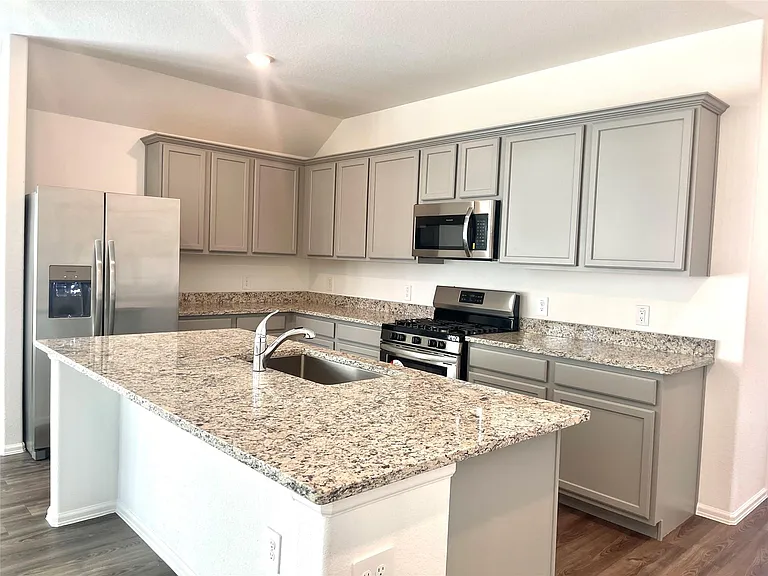17477 Rosewood Manor Ln — Photo 9