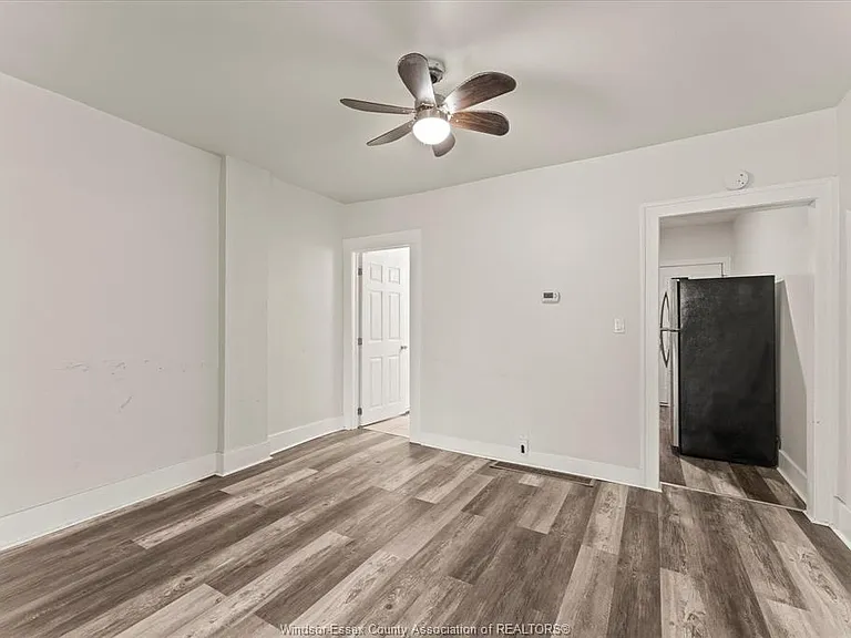 890 Howard Ave — Photo 8
