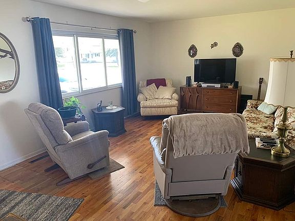 2nd image of 9521 Charron Dr