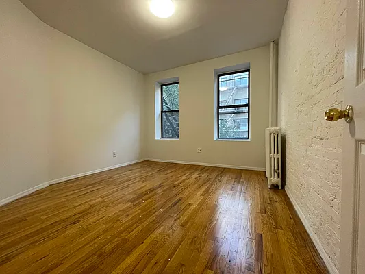 Rented by HOLTON REAL ESTATE INC. | media 26