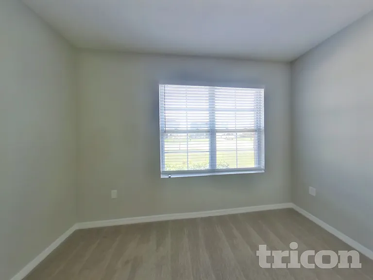 433 Noble Ave — Photo 9